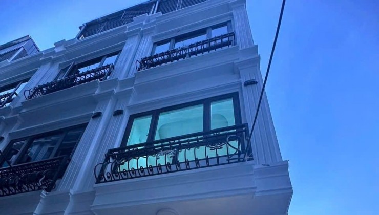 Cc gửi bán Nhà 3.5 tầng tại Tràng An, tt Chúc Sơn 40.8m2, 2.x tỷ, ô tô đỗ cửa